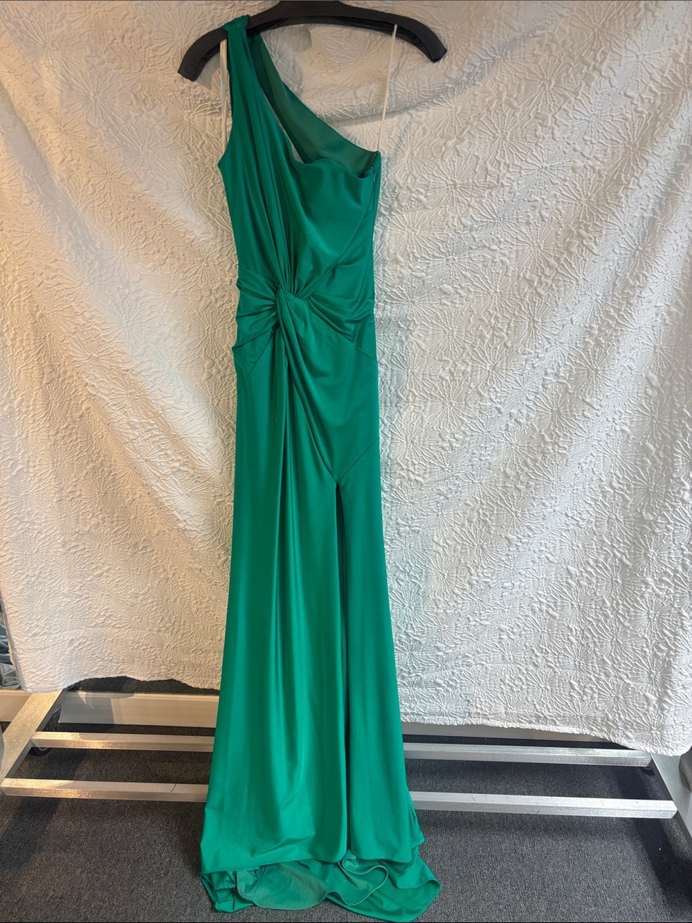 Terani Couture Green One-Shoulder Twist-Detail Evening Gown
